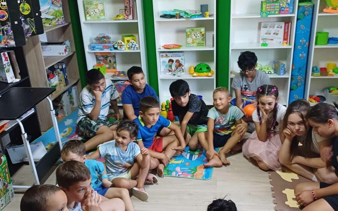 Játékkal a közösségért! Már a készülődések és az ötletelések es hatalmas élményt adnak a szülőknek, gyereknek egyaránt. Köszönjük ezt a lehetőséget a Partners Hungary Alapítványnak. Sok meglepetést és programot tartogat nekünk a 2026! Bármilyen ötletet, javaslatot szivesen fogadunk, mellyel még tartalmasabbá tehetjük ezeket a napokat. ❤️